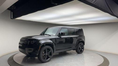 2025 Land Rover Defender P500 X-Dynamic SE