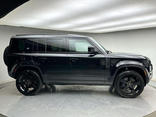 2023 Land Rover Defender 110 S