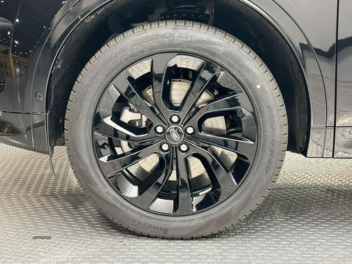 2025 Land Rover Discovery Sport S