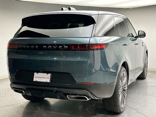 2026 Land Rover Range Rover Sport SE