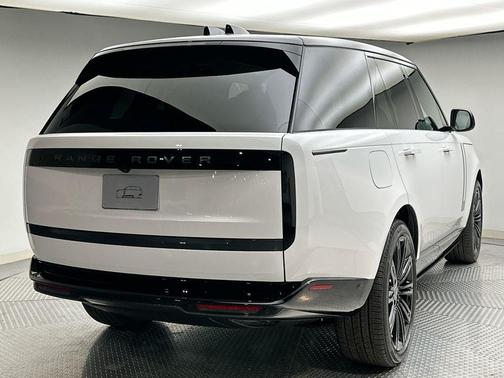 2025 Land Rover Range Rover P400 SE