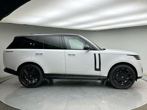 2025 Land Rover Range Rover P400 SE