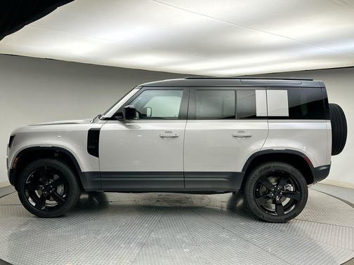 2026 Land Rover Defender 