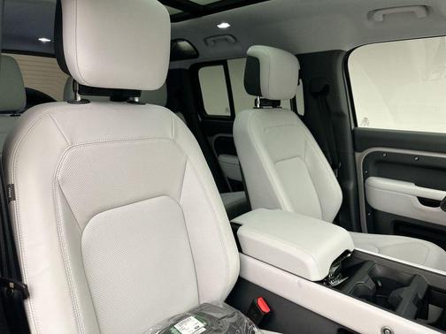 2026 Land Rover Defender 