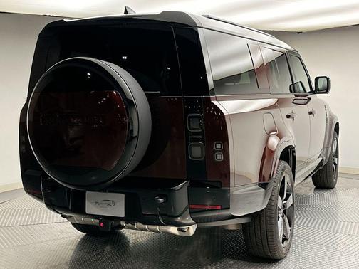 2026 Land Rover Defender X-Dynamic SE
