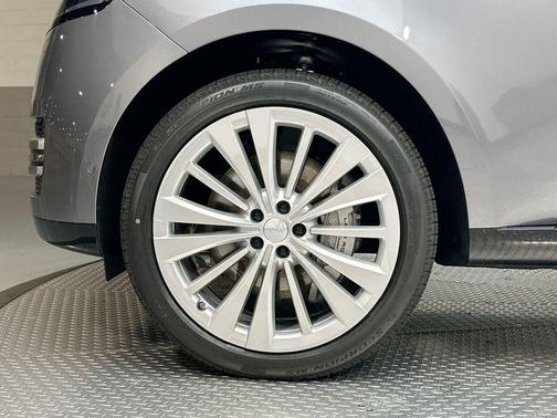 2025 Land Rover Range Rover P530 SE 7 Seat