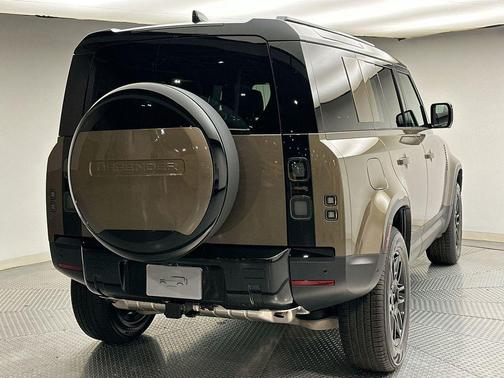 2026 Land Rover Defender 