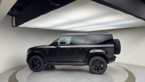 2024 Land Rover Defender 110 P400 X-Dynamic SE