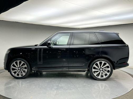 2025 Land Rover Range Rover P400 SE