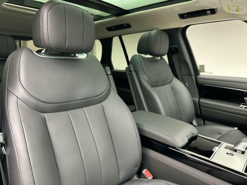 2025 Land Rover Range Rover P530 SE