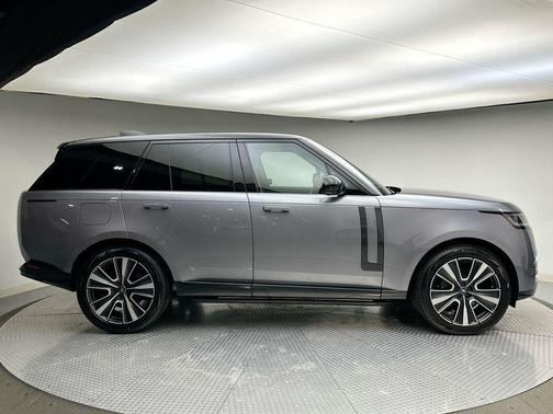 2025 Land Rover Range Rover P530 SE