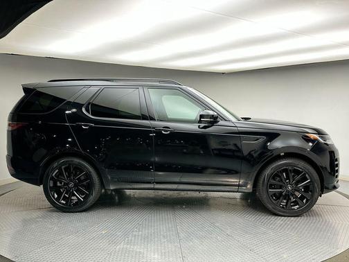 2026 Land Rover Discovery Tempest Edition