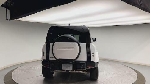 2026 Land Rover Defender P400 X-Dynamic SE