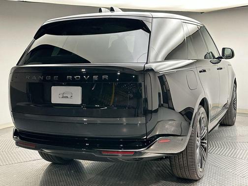 2025 Land Rover Range Rover P400 SE