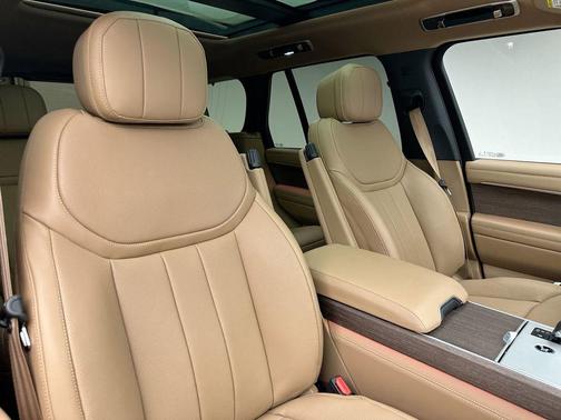 2025 Land Rover Range Rover P400 SE