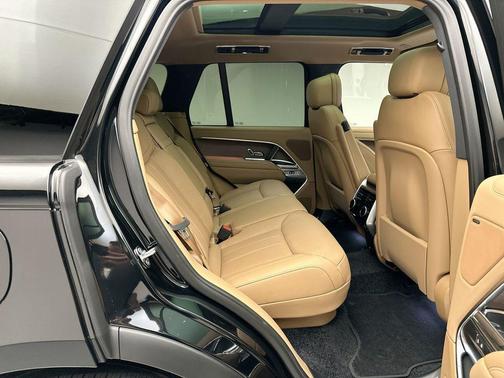 2025 Land Rover Range Rover P400 SE
