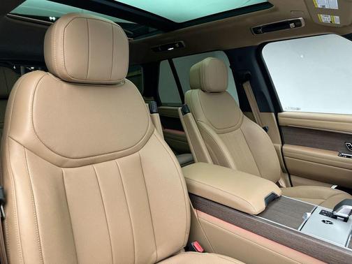 2025 Land Rover Range Rover P400 SE