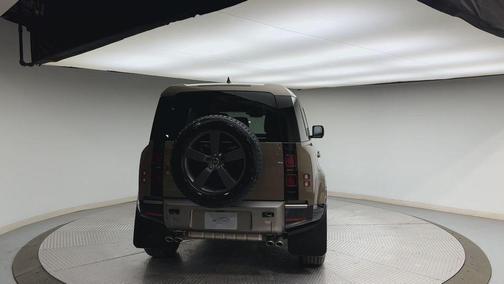 2025 Land Rover Defender P500 X-Dynamic SE