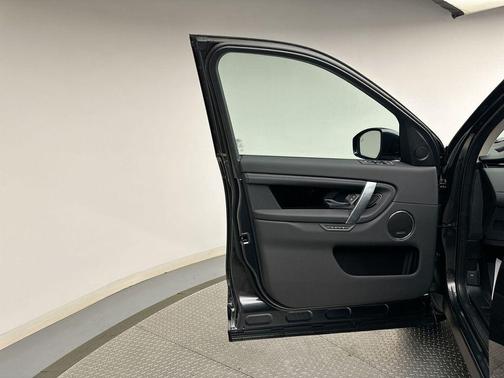 2025 Land Rover Discovery Sport S