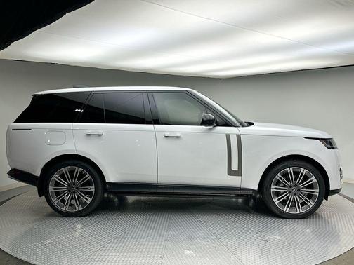 2025 Land Rover Range Rover P400 SE
