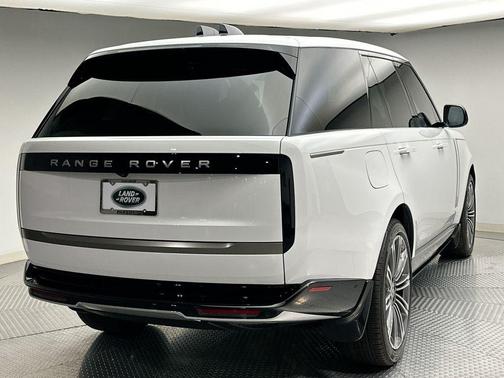 2025 Land Rover Range Rover P400 SE