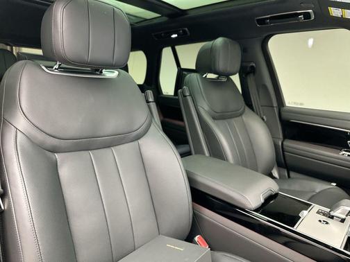 2025 Land Rover Range Rover P400 SE