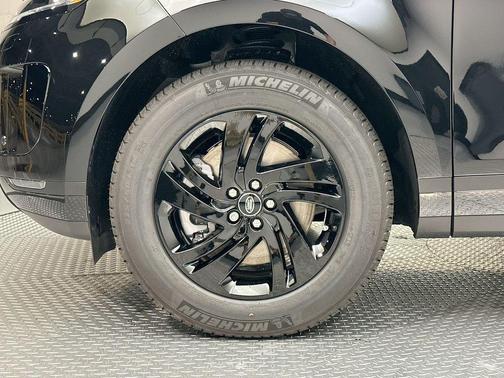 2026 Land Rover Range Rover Evoque Core S