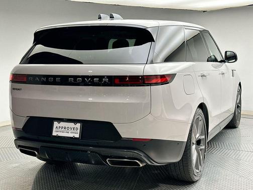 2024 Land Rover Range Rover Sport SE