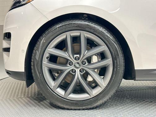 2024 Land Rover Range Rover Sport SE