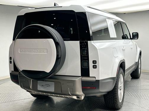 2026 Land Rover Defender P300 S