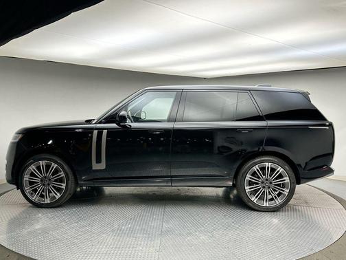 2025 Land Rover Range Rover P530 SE 7 Seat