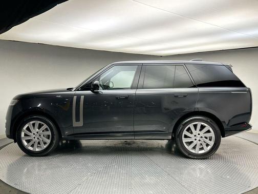 2025 Land Rover Range Rover P400 SE