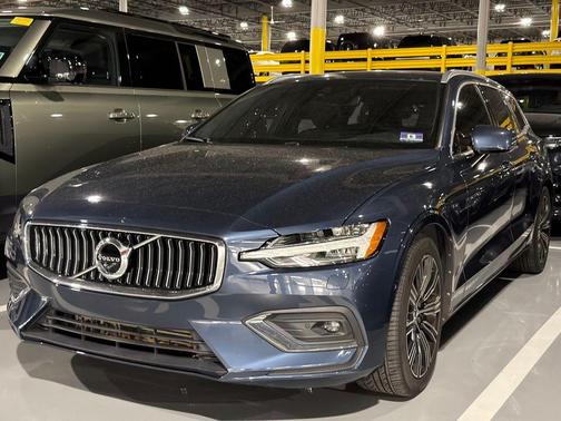 Denim Blue Metallic 2019 Volvo V60 T6 Inscription