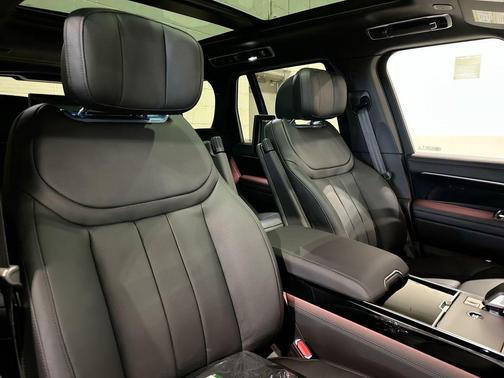 2026 Land Rover Range Rover P530 Autobiography