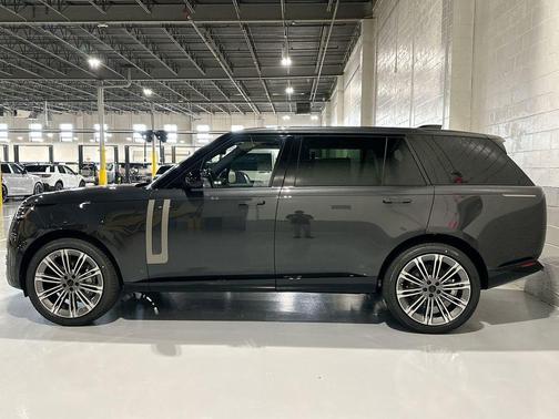 2026 Land Rover Range Rover P400 SE 7 Seat