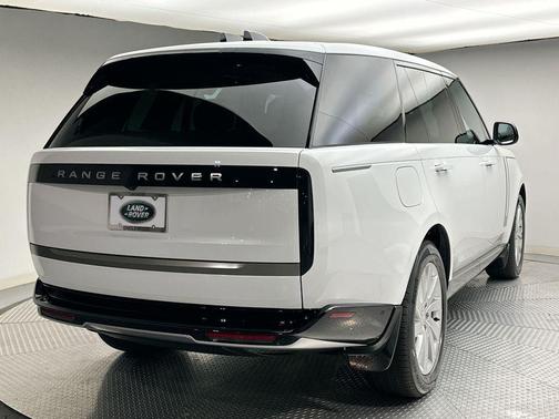 2025 Land Rover Range Rover P400 SE 7 Seat