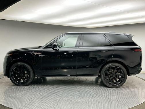 2026 Land Rover Range Rover Sport SE
