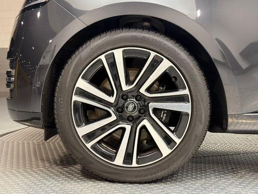 2023 Land Rover Range Rover P530 SE