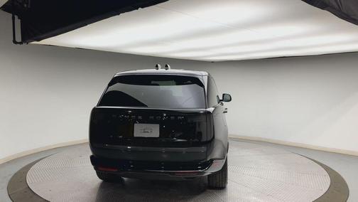 2025 Land Rover Range Rover P400 SE