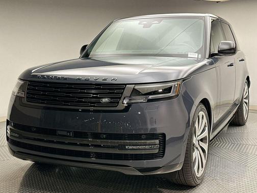 2025 Land Rover Range Rover P400 SE