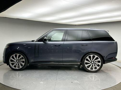 2025 Land Rover Range Rover P400 SE