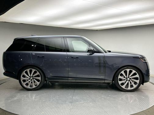 2025 Land Rover Range Rover P400 SE