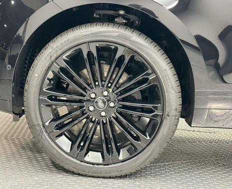 2026 Land Rover Range Rover Velar Dynamic SE