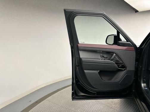 2024 Land Rover Range Rover Sport SE