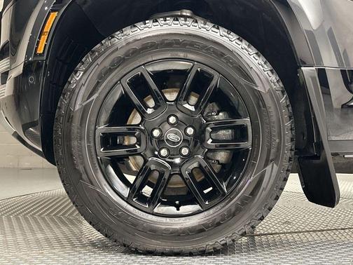 2023 Land Rover Defender 110 S