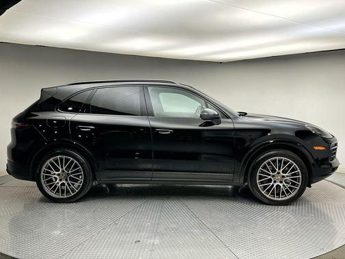 2022 Porsche Cayenne Cayenne