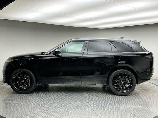 2026 Land Rover Range Rover Velar P250 SE R-Dynamic