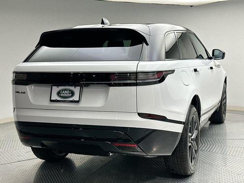 2026 Land Rover Range Rover Velar P400 Dynamic SE