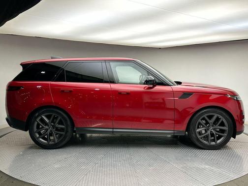 2025 Land Rover Range Rover Sport SE