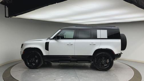 2025 Land Rover Defender P400 X-Dynamic SE